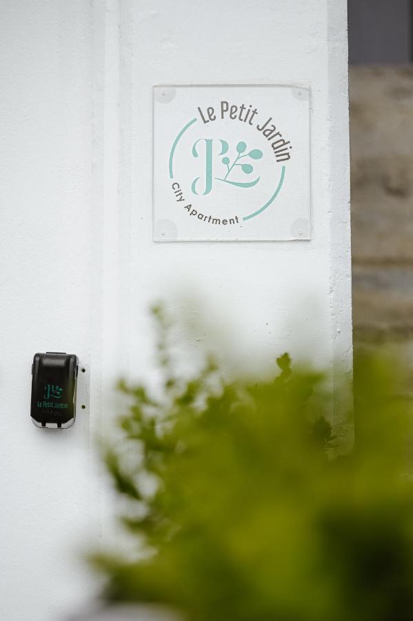 Appartement Le Petit Jardin à Vólos Extérieur photo